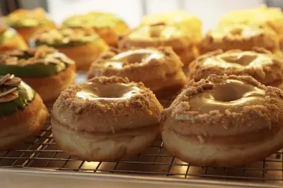 tips how to keep donuts fresh