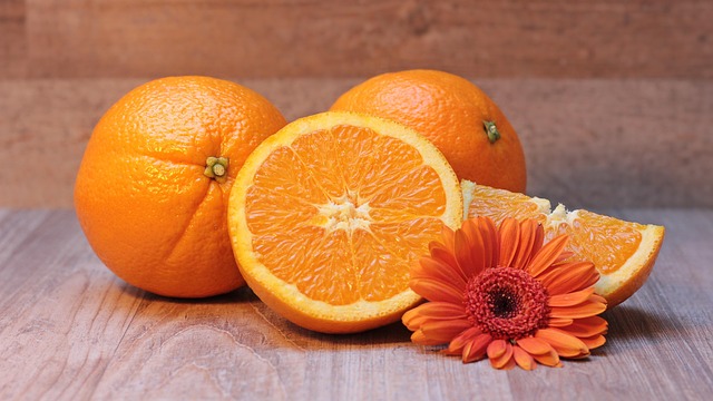 oranges stored in fridge crisper drawer to keep fresh for up to a month