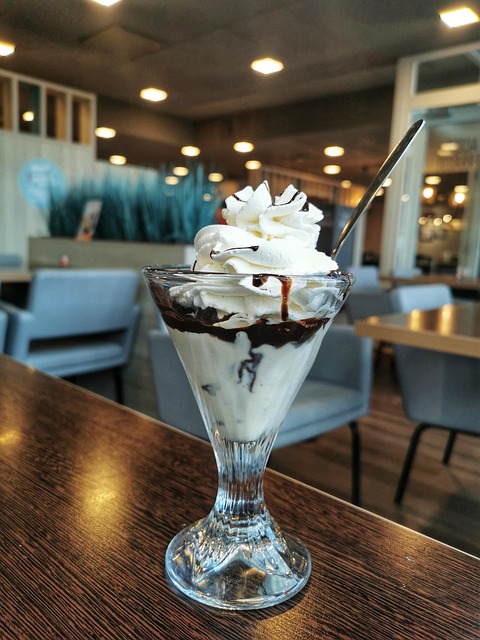 tips how to keep whipped cream fresh