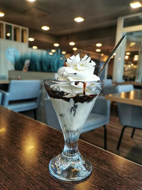 tips how to keep whipped cream fresh